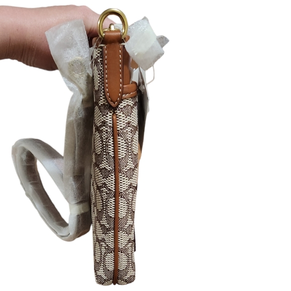 🆕️Disney X Coach LIMITED EDITION Kitt Messenger Crossbody - Picture 9 of 15